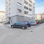 Nice Apartment In Zadar With Kitchen