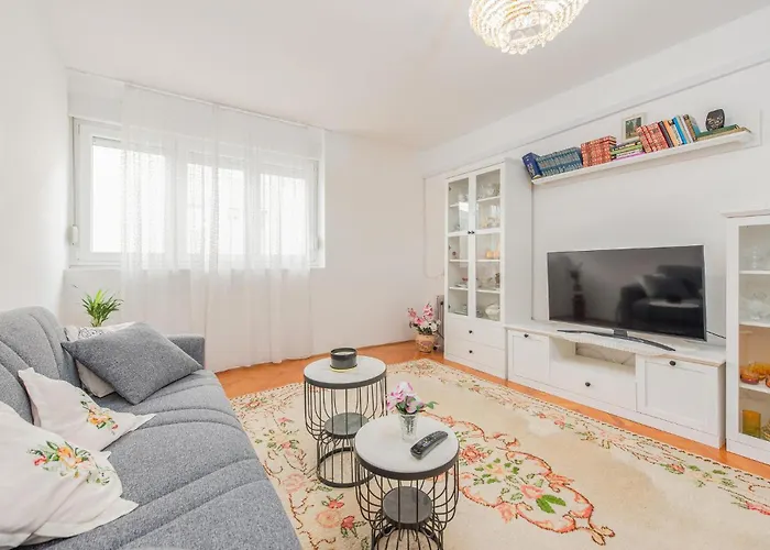 Nice Apartment In Zadar With Kitchen