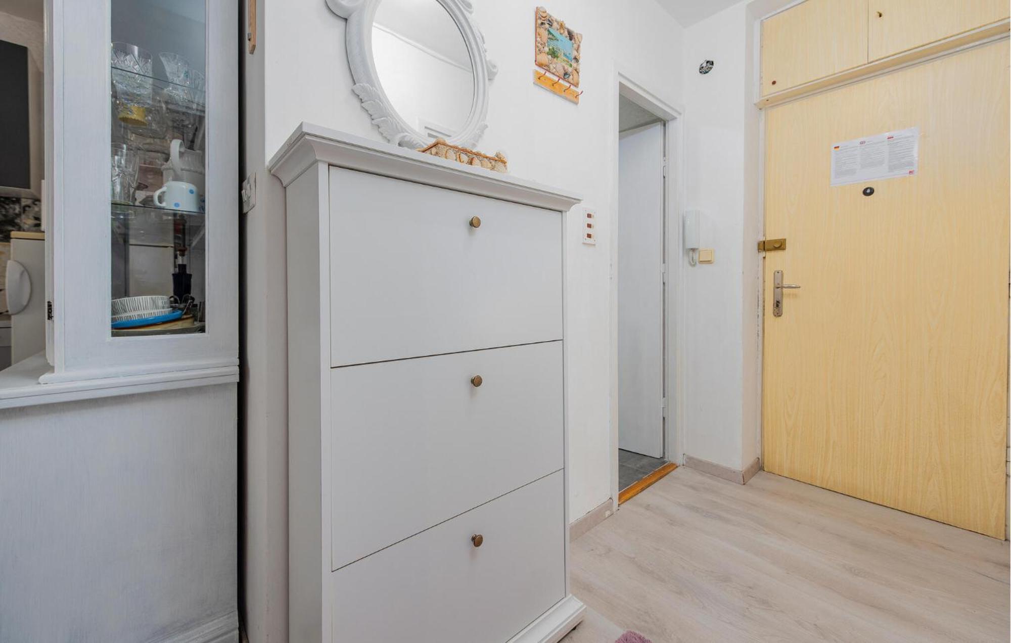 Appartement Nice In With Kitchen Zadar
