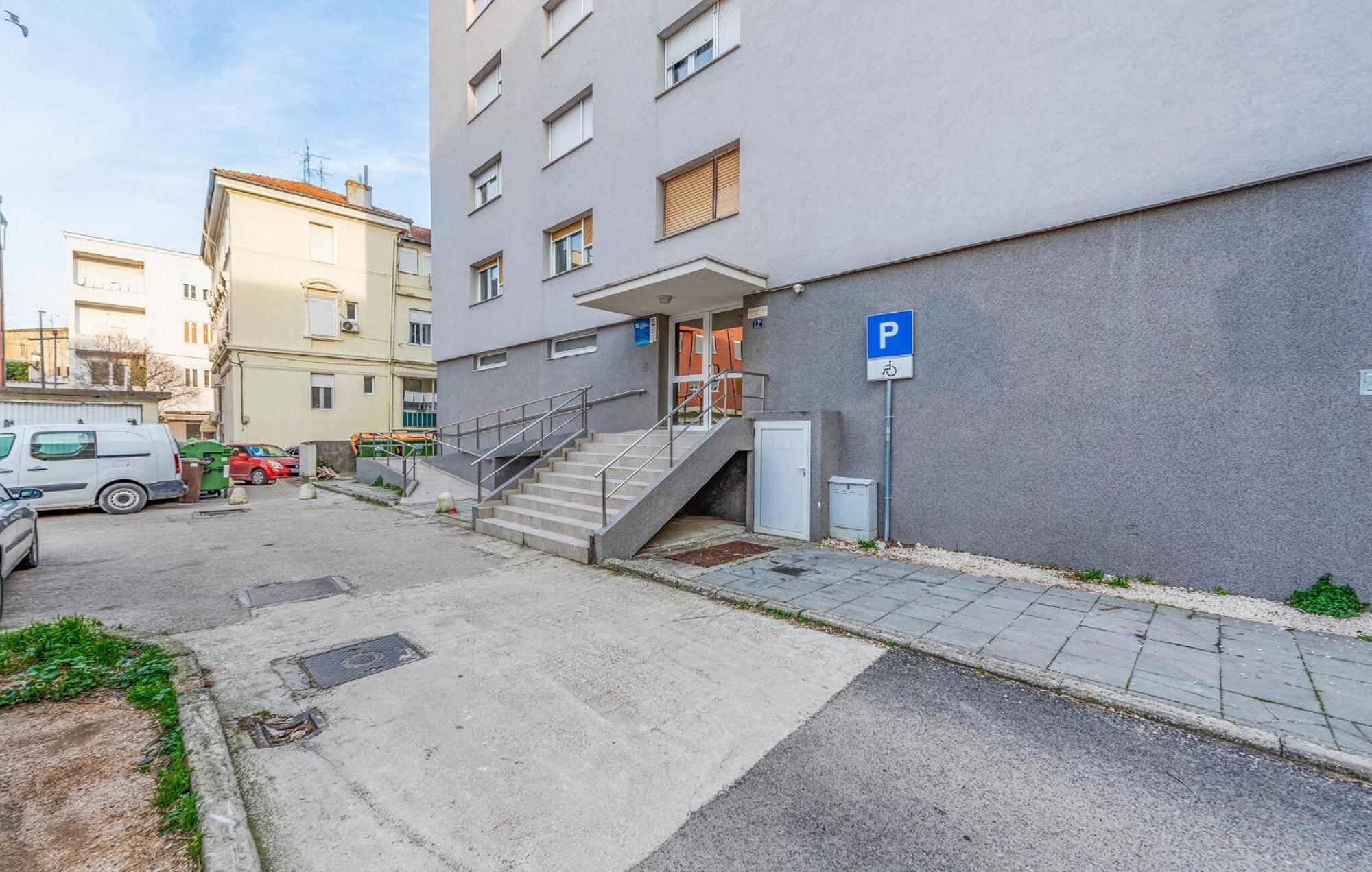 Appartement Nice In With Kitchen Zadar