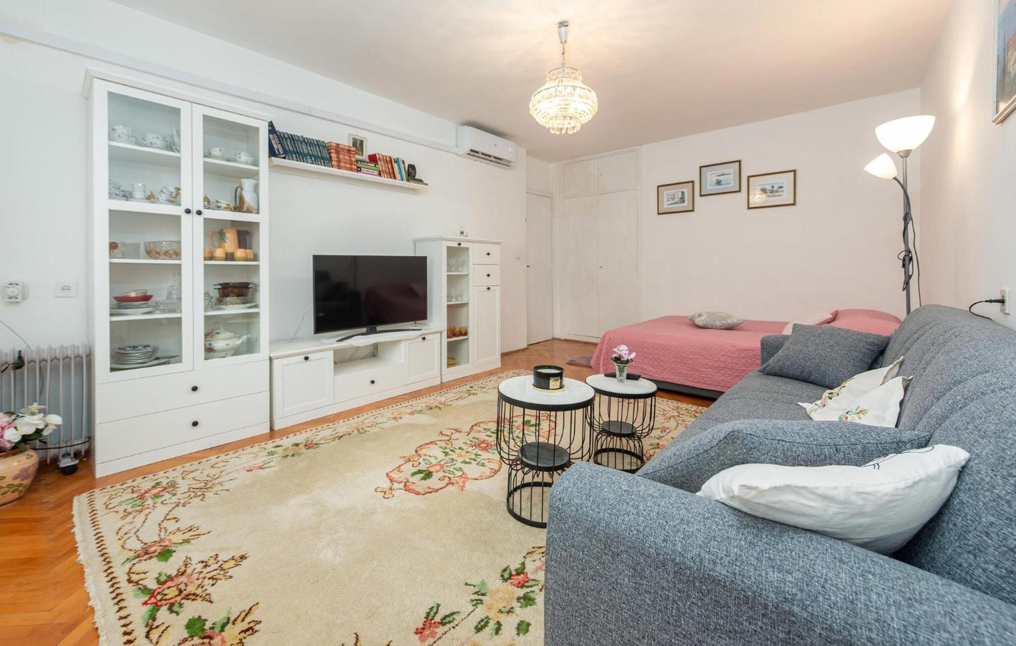 Nice In With Kitchen